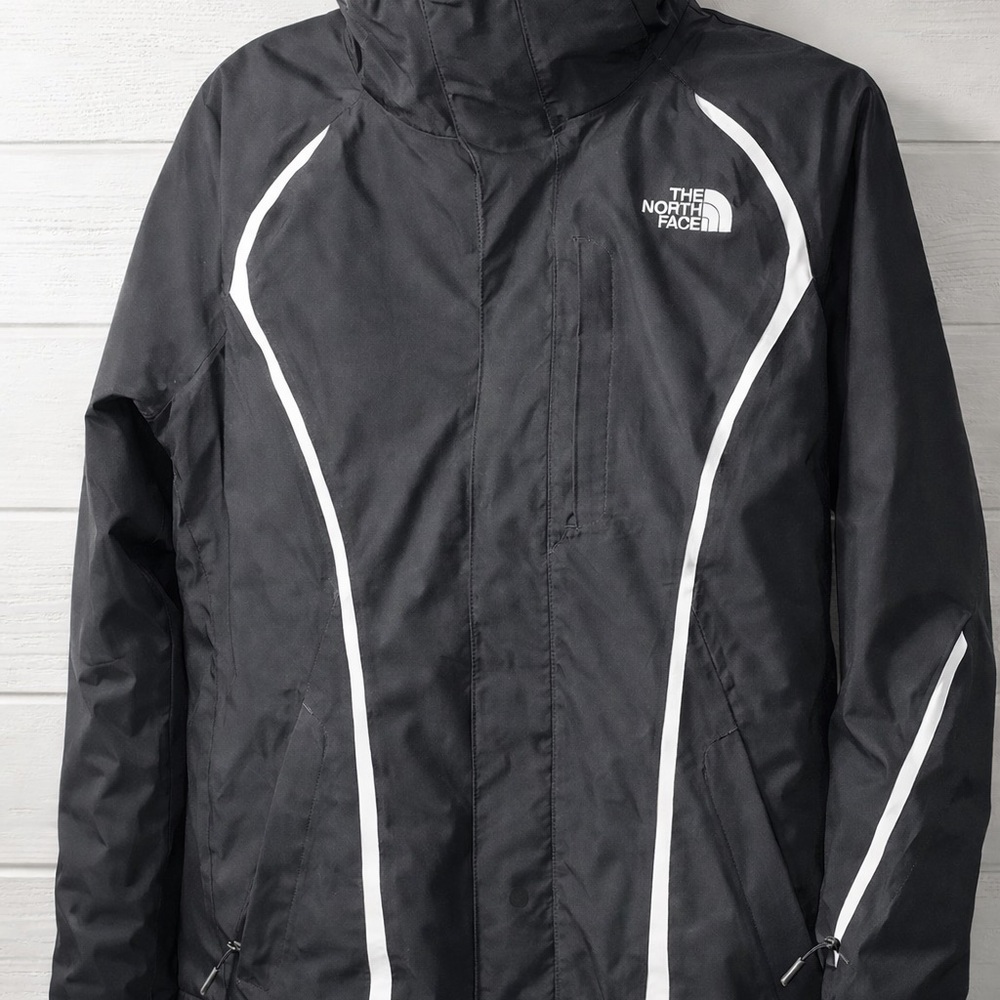 The North Face HyVent woman’s jacket size M